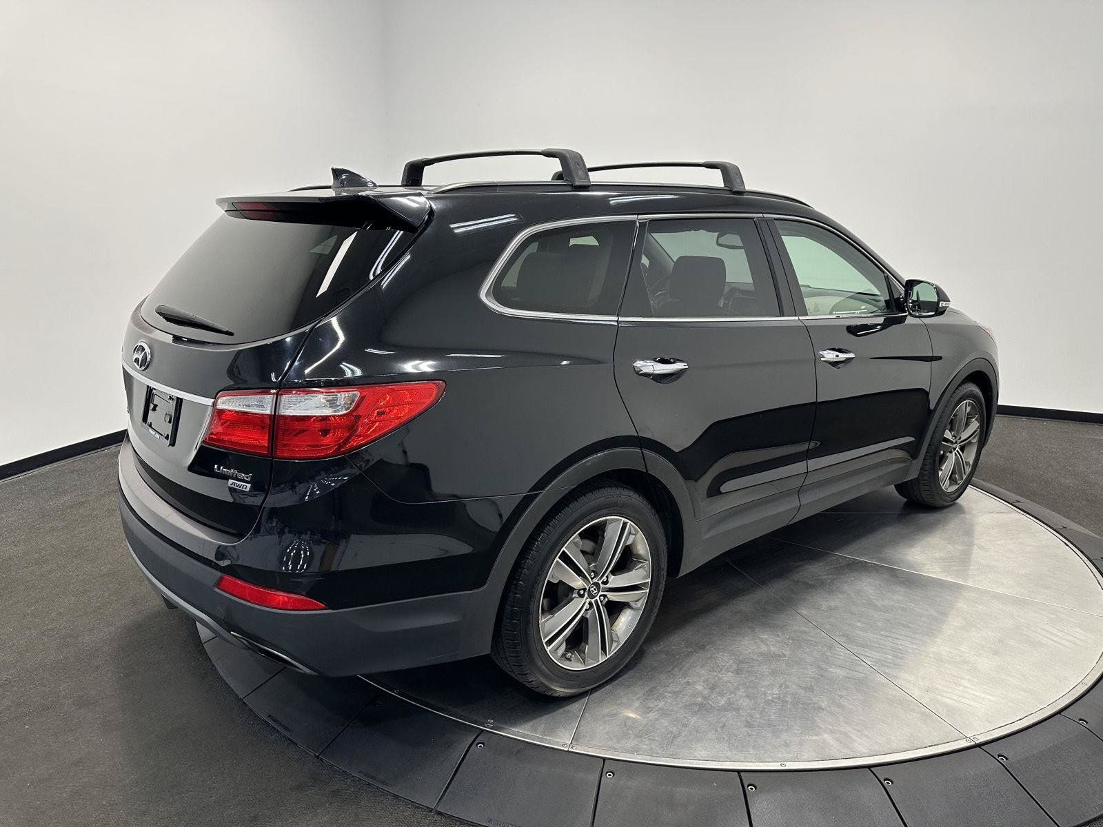 Used 2013 Hyundai Santa Fe Limited w/ Technology Pkg AWD/4WD image 7