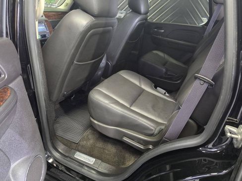 Used 2013 GMC Yukon Denali AWD/4WD image 30