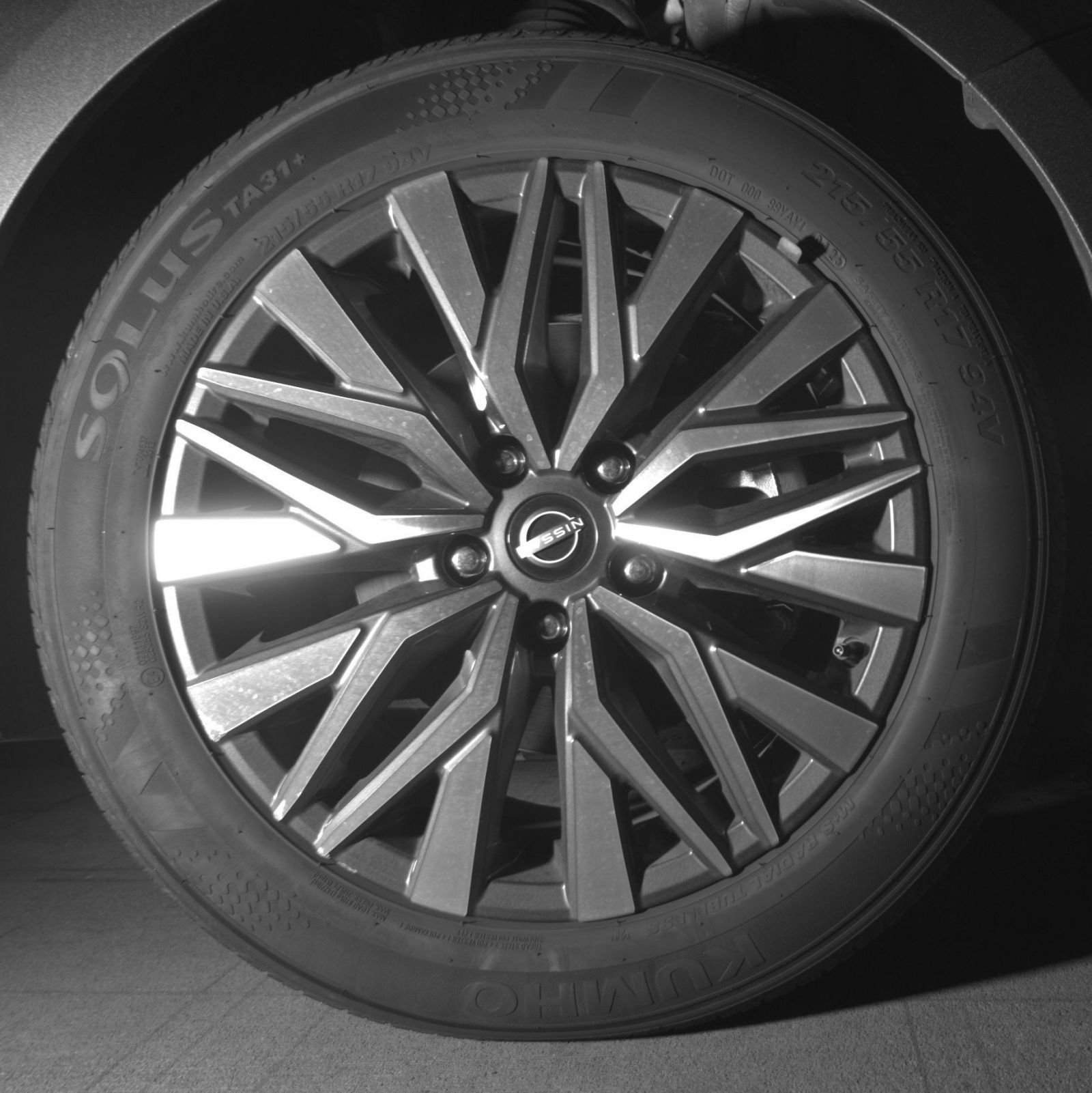 Used 2025 Nissan Altima 2.5 SV FWD image 12