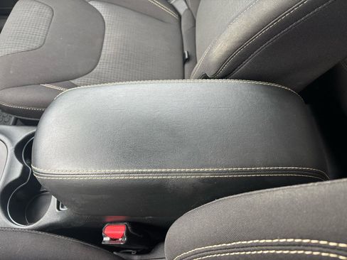 Used 2016 Jeep Cherokee Latitude w/ Cold Weather Group image 27