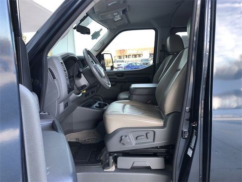 Used 2019 Nissan NV 3500 SL image 24