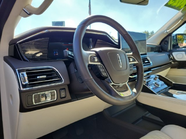 Used 2023 Lincoln Navigator Black Label AWD/4WD image 6