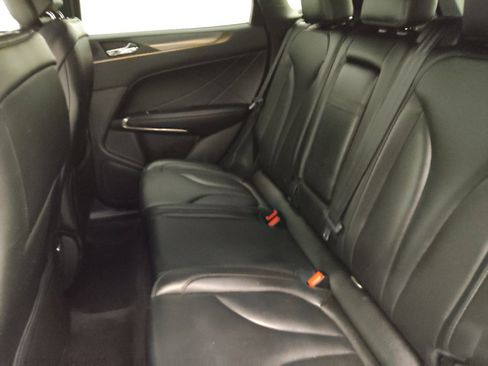 Used 2018 Lincoln MKC Premiere image 18