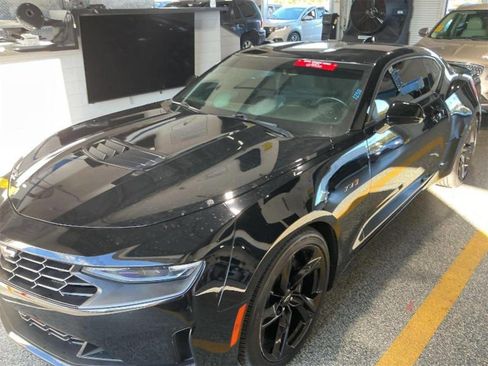 Used 2022 Chevrolet Camaro LT w/ Technology Package image 1