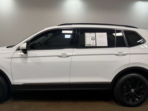 Used 2018 Volkswagen Tiguan SE w/ Panoramic Sunroof Package AWD/4WD image 37