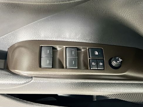 Used 2021 Toyota Camry SE image 16