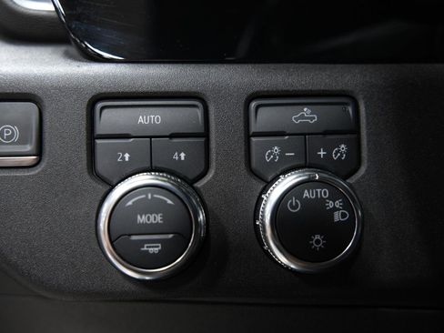 Used 2023 GMC Sierra 1500 SLE w/ Preferred Package image 24