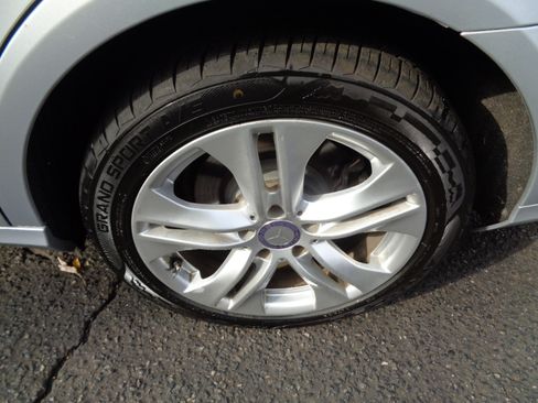 Used 2011 Mercedes-Benz E 350 4MATIC Sedan image 28