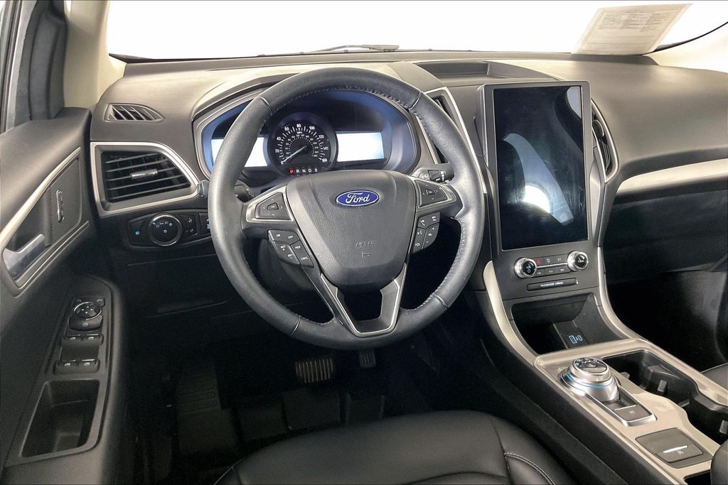 Used 2024 Ford Edge SEL w/ Convenience Package AWD/4WD image 4