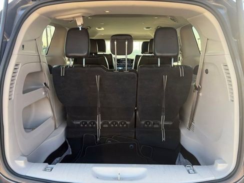 Used 2023 Chrysler Pacifica Touring-L image 24