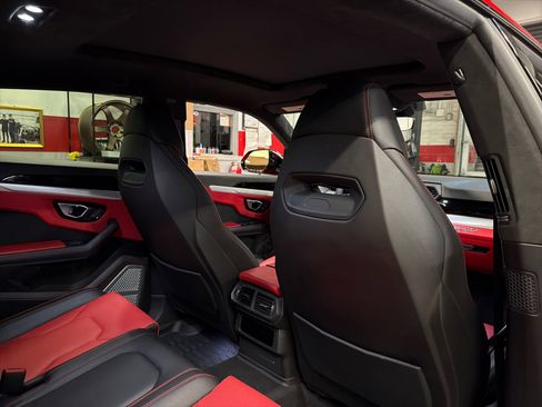 Used 2020 Lamborghini Urus image 21