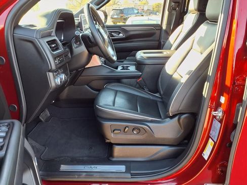 Used 2024 GMC Yukon SLT image 19