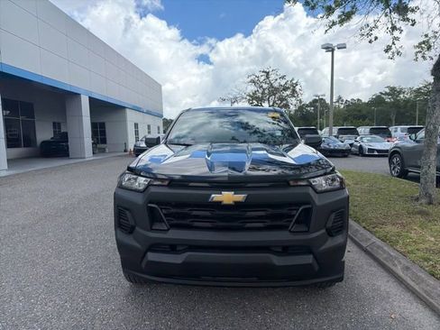 Used 2025 Chevrolet Colorado W/T w/ Advanced Trailering Package RWD image 2