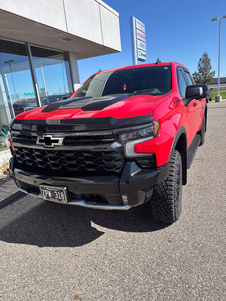 Used 2025 Chevrolet Silverado 1500 ZR2 w/ Technology Package AWD/4WD image 4