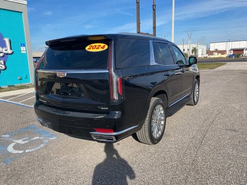 Used 2024 Cadillac Escalade Premium Luxury image 3