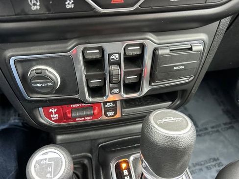 Used 2022 Jeep Gladiator Rubicon w/ LED Lighting Group image 24