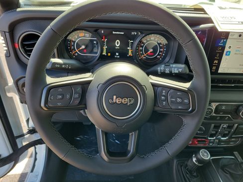 New 2026 Jeep Wrangler Unlimited Rubicon AWD/4WD image 18