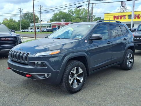 Used 2016 Jeep Cherokee Trailhawk w/ Leather Interior Group AWD/4WD image 8