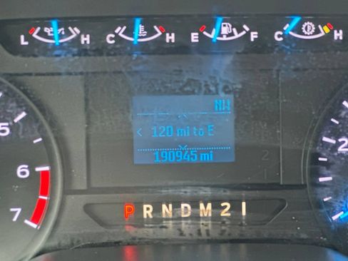Used 2017 Ford F250 XL w/ STX Appearance Package AWD/4WD image 5