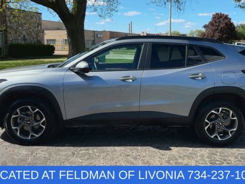 Certified 2024 Chevrolet Trax LT w/ Driver Confidence Package FWD image 5
