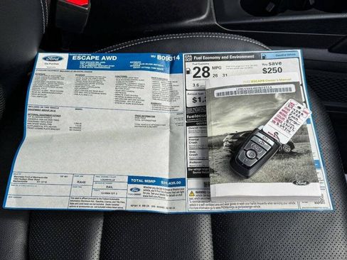 Used 2022 Ford Escape SEL AWD/4WD image 35