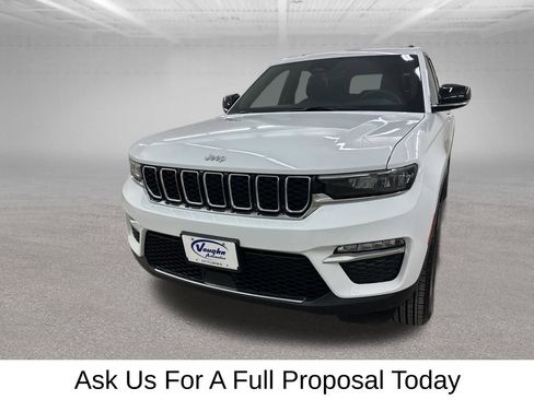 Used 2025 Jeep Grand Cherokee Limited image 6