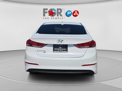 Used 2017 Hyundai Elantra SE FWD image 4