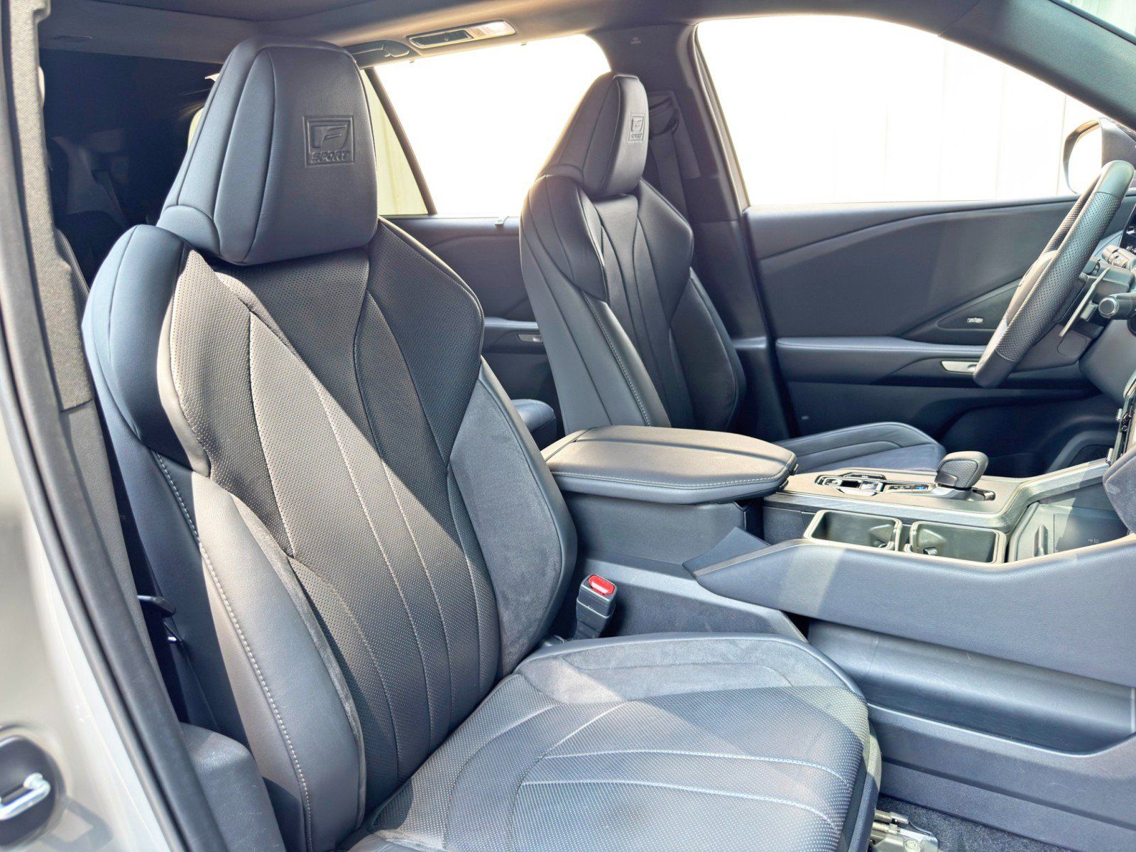Used 2024 Lexus TX 500h AWD w/ Technology Package image 38