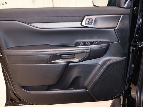 Certified 2025 Ford Ranger Raptor AWD/4WD image 11