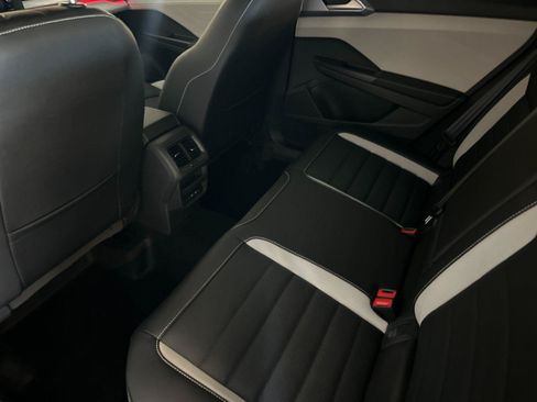 New 2026 Volkswagen Taos SEL AWD/4WD image 11