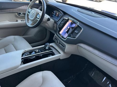 Certified 2023 Volvo XC90 T8 Plus AWD/4WD image 20