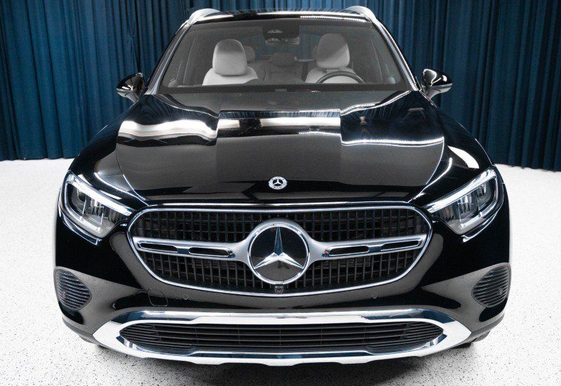 Certified 2024 Mercedes-Benz GLC 300 4MATIC image 2