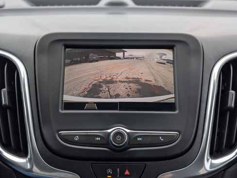 Used 2022 Chevrolet Equinox LT image 3