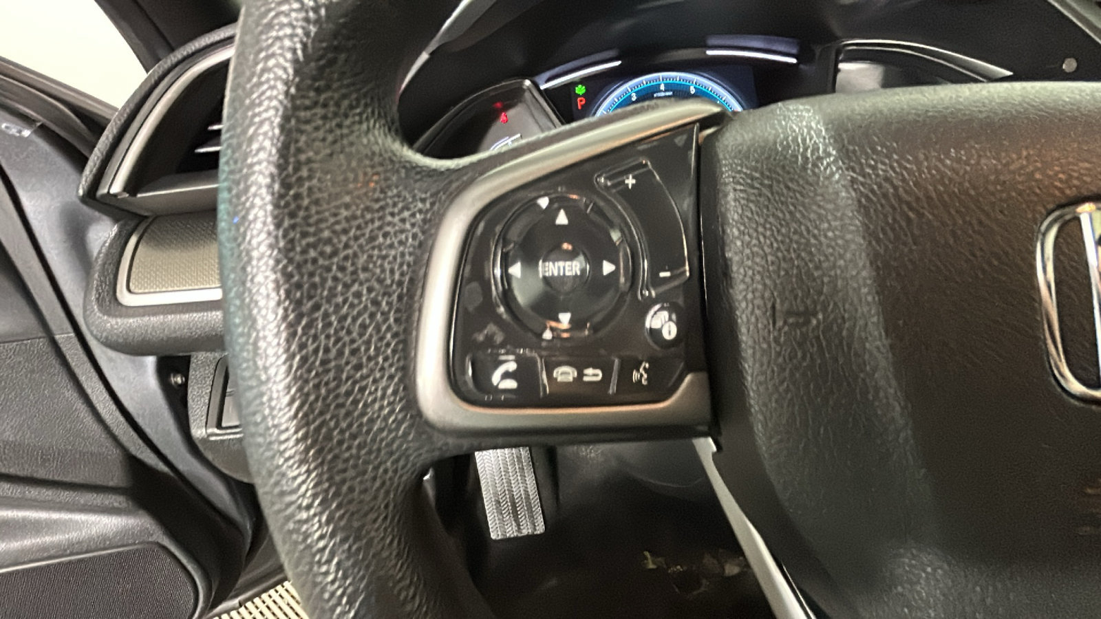 Used 2019 Honda Civic EX image 18