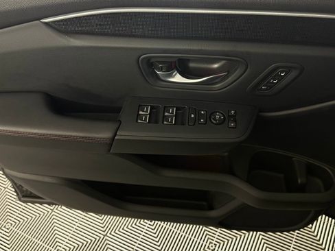 Used 2025 Honda Pilot Black Edition image 24