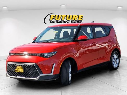 Used 2025 Kia Soul S FWD image 3