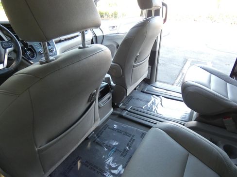 Used 2017 Toyota Sienna XLE image 50