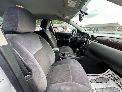 Used 2016 Chevrolet Impala LT FWD image 16