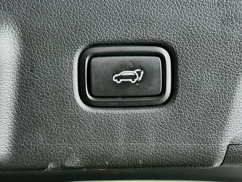 Used 2025 Hyundai Palisade SEL FWD image 32
