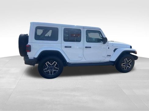 Used 2026 Jeep Wrangler Sahara image 13