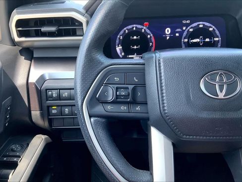 Used 2025 Toyota 4Runner TRD Off-Road Premium AWD/4WD image 24