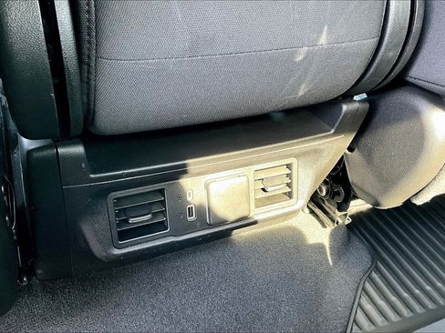 Used 2023 GMC Sierra 1500 Elevation image 12