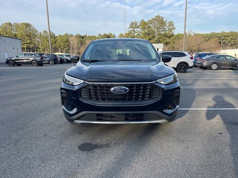 Used 2024 Ford Escape Active w/ Cold Weather Package image 3