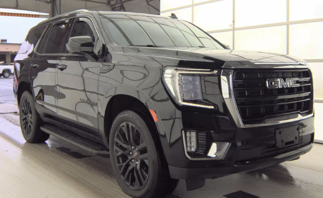 Used 2024 GMC Yukon SLE w/ Max Trailering Package AWD/4WD image 3