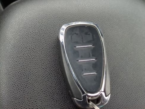 Used 2019 Chevrolet Equinox LT image 33