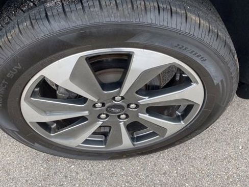 Used 2023 Ford Escape Platinum image 39