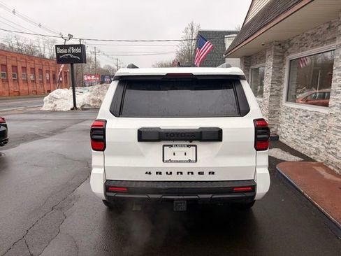 Used 2025 Toyota 4Runner SR5 AWD/4WD image 6