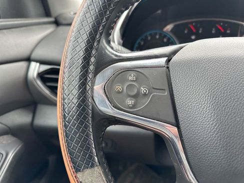 Used 2019 Chevrolet Traverse LT FWD image 19