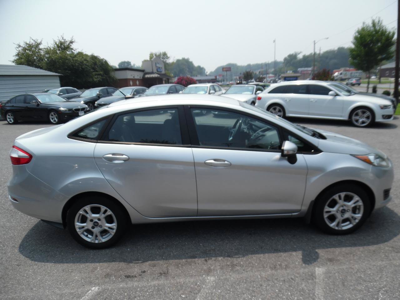 Used 2014 Ford Fiesta SE FWD image 7