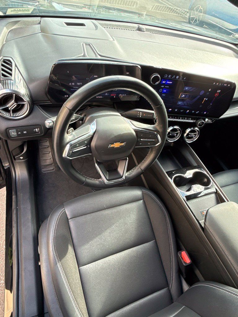Used 2024 Chevrolet Blazer EV LT AWD/4WD image 35